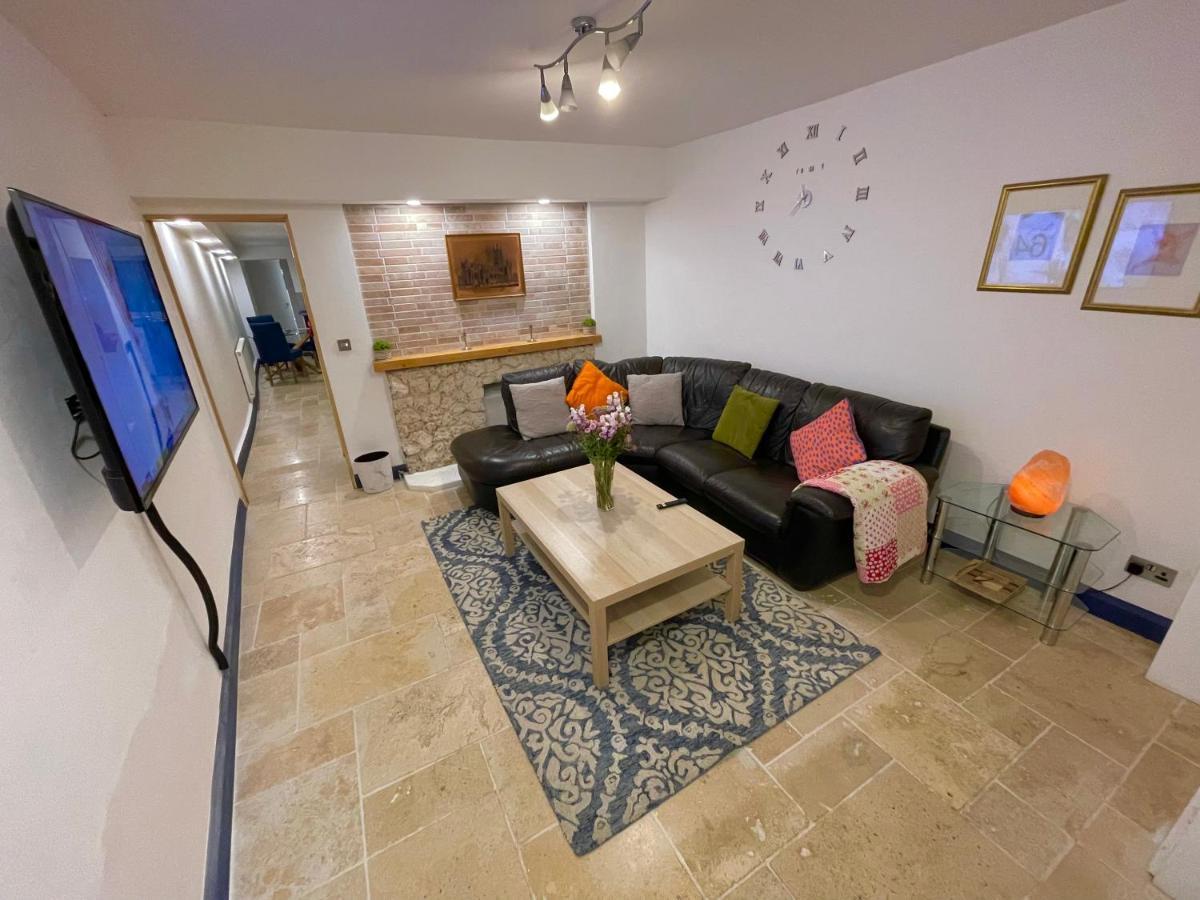 2 Bedroom Cottage Gloucester City Center Экстерьер фото