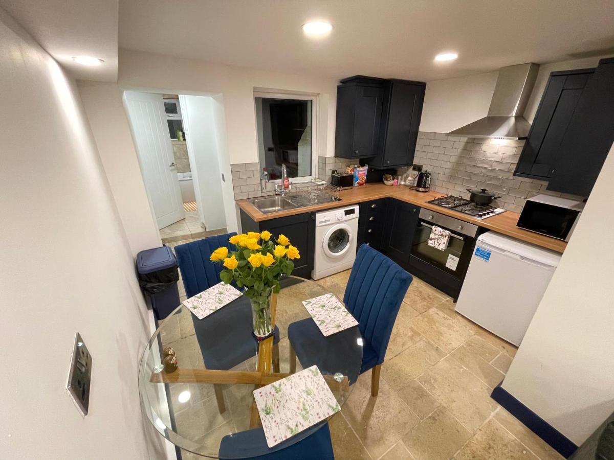 2 Bedroom Cottage Gloucester City Center Экстерьер фото