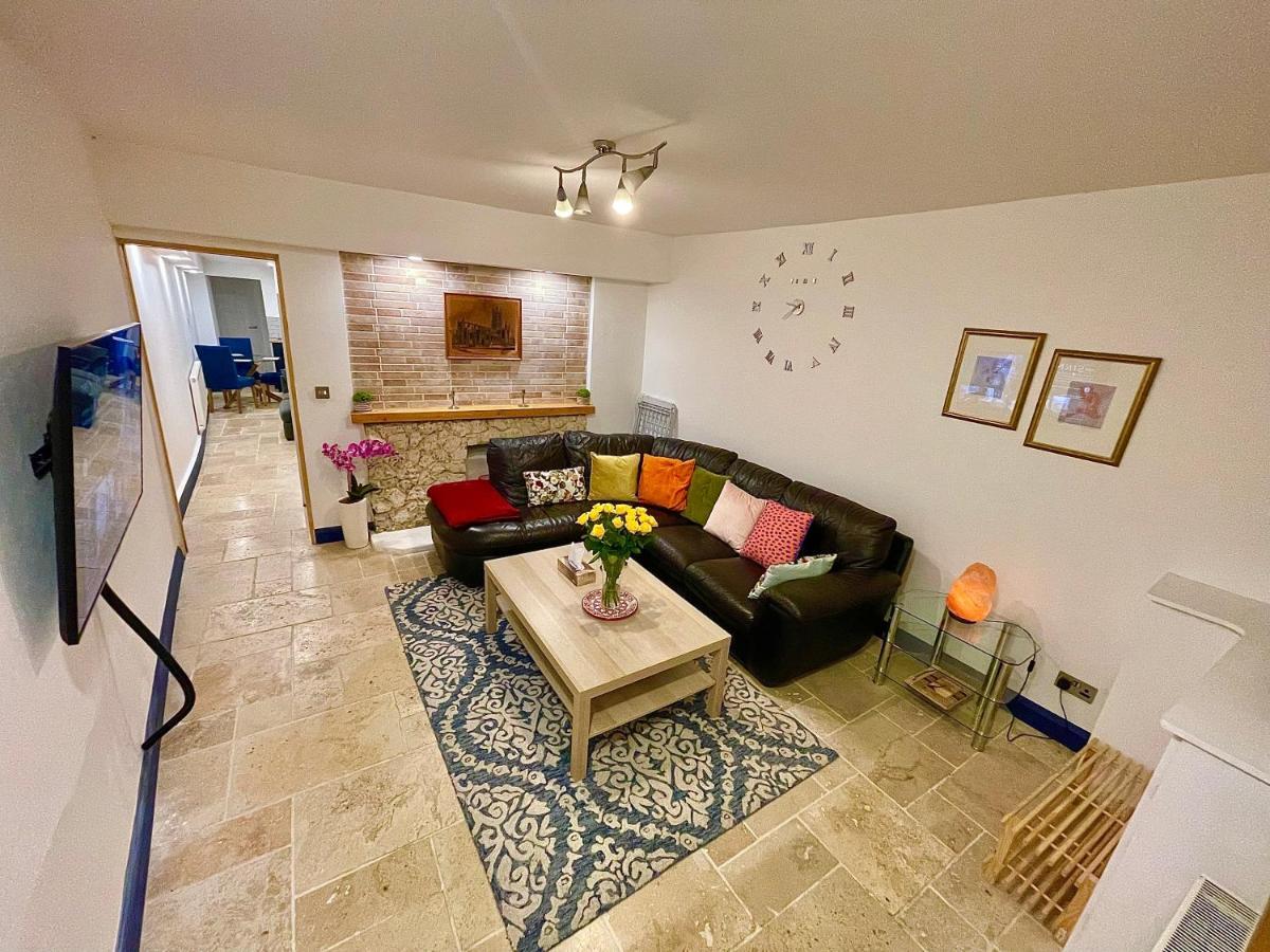 2 Bedroom Cottage Gloucester City Center Экстерьер фото