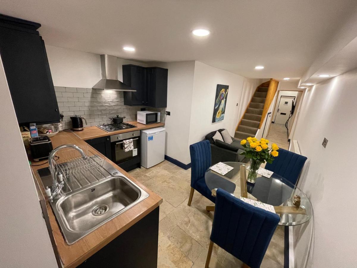 2 Bedroom Cottage Gloucester City Center Экстерьер фото